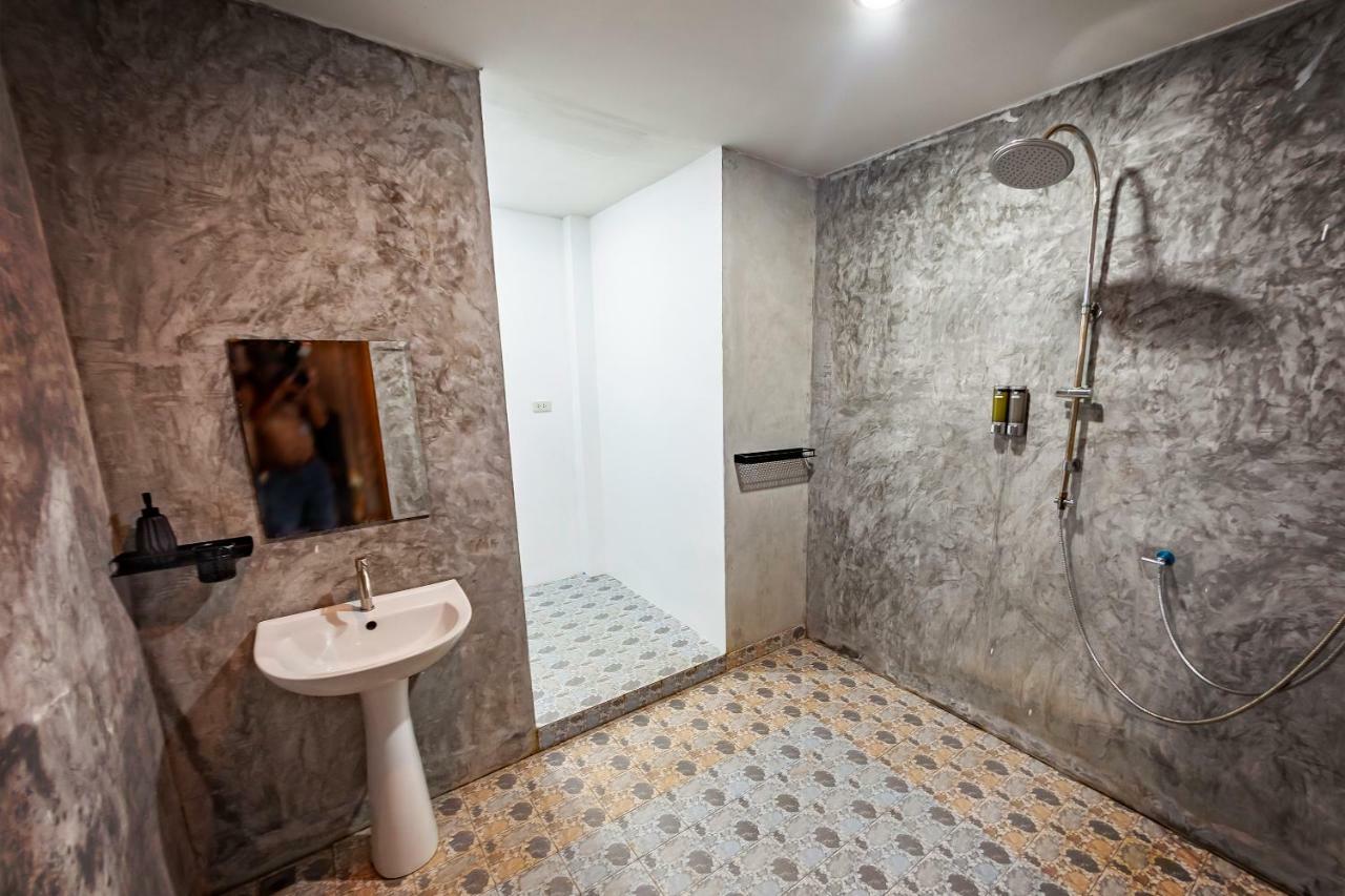 Tonmai Suites Ko Lanta Eksteriør bilde